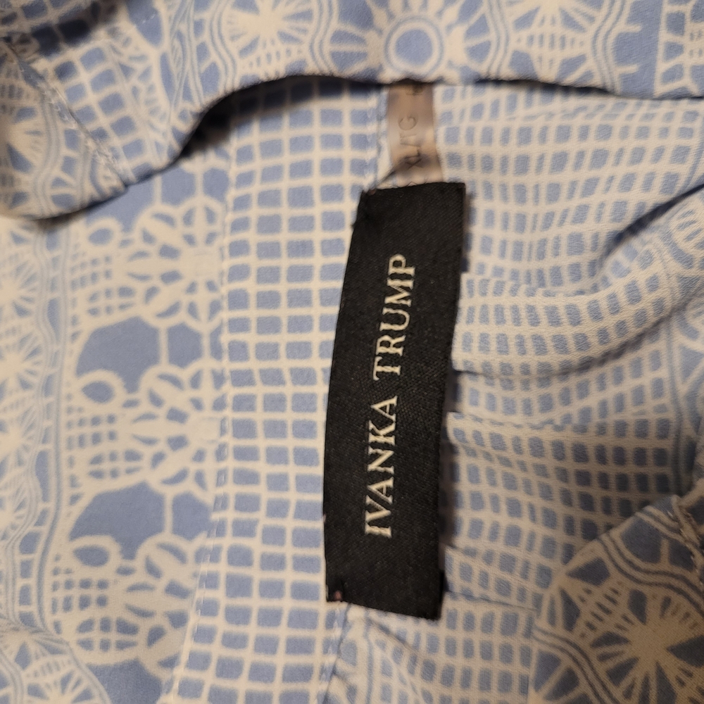 Ivanka Trump Blue & White Lace Pattern V-Neck Blouse SZ. XL - Picture 4 of 8